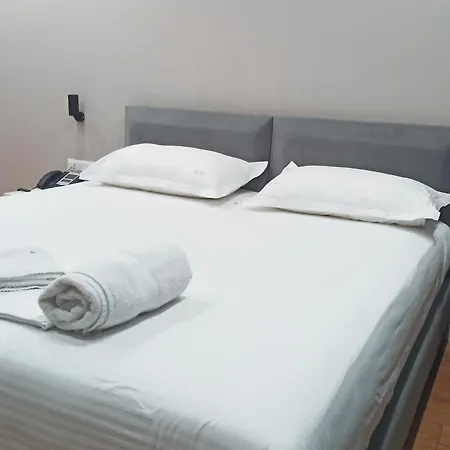 Hotel Star 2*